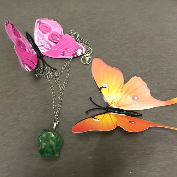 Green Stone Boho Unique Vintage One of a Kind Hand Design Necklace - Picture 3 of 7